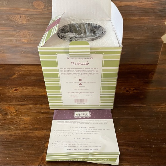 NWT Scentsy Deluxe Warmer - Pembrook - Retired - Picture 7 of 7